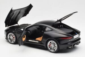 Jaguar F-Type R X152 Matne Čierny AUTOart 1:18 73652 Kompozit – obrázok 5 z 8