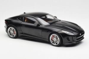 Jaguar F-Type R X152 Matne Čierny AUTOart 1:18 73652 Kompozit – obrázok 6 z 8
