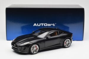 Jaguar F-Type R X152 Matne Čierny AUTOart 1:18 73652 Kompozit – obrázok 8 z 8