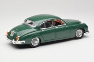 Jaguar Mark II British Racing Zelený & Modrý Interiér Maisto 1:18 59001 Kov – obrázok 3 z 8