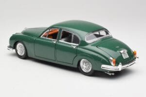 Jaguar Mark II British Racing Zelený & Modrý Interiér Maisto 1:18 59001 Kov – obrázok 7 z 8
