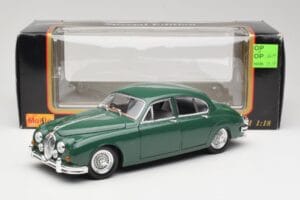 Jaguar Mark II British Racing Zelený & Modrý Interiér Maisto 1:18 59001 Kov – obrázok 8 z 8