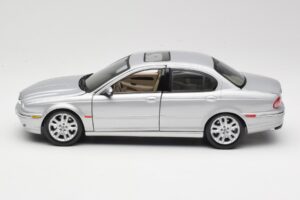 Jaguar X-Type Strieborný Maisto 1:18 7271328 Kov – obrázok 4 z 8