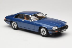 Jaguar XJ-S Modrý Road Signature 1:18 92658 Kov – obrázok 5 z 8