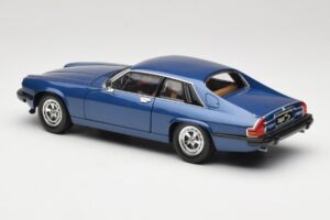 Jaguar XJ-S Modrý Road Signature 1:18 92658 Kov – obrázok 7 z 8
