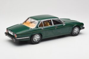 Jaguar XJ Series III Tmavo Zelený MCG 1:18 MCG18175 Kov – obrázok 2 z 6
