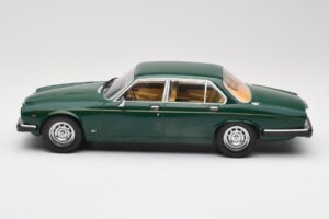 Jaguar XJ Series III Tmavo Zelený MCG 1:18 MCG18175 Kov – obrázok 3 z 6
