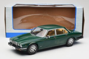 Jaguar XJ Series III Tmavo Zelený MCG 1:18 MCG18175 Kov – obrázok 6 z 6