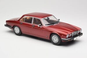 Jaguar XJ Series III Metallic Dark Red MCG 1:18 MCG18176 Kov – obrázok 4 z 6