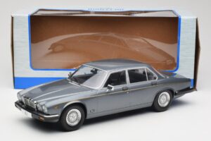 Jaguar XJ Series III Metallic Grey MCG 1:18 MCG18177 Kov – obrázok 6 z 6