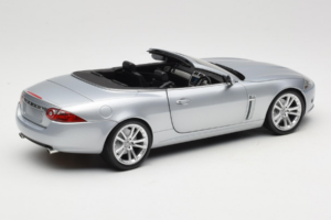 Jaguar XK X150 Kabriolet Strieborný Minichamps 1:18 153130533 Kov – obrázok 3 z 8