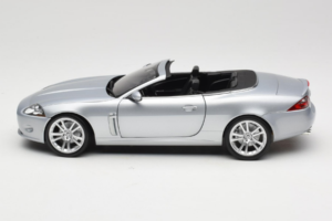 Jaguar XK X150 Kabriolet Strieborný Minichamps 1:18 153130533 Kov – obrázok 4 z 8