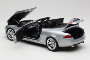 Jaguar XK X150 Kabriolet Strieborný Minichamps 1:18 153130533 Kov – obrázok 5 z 8