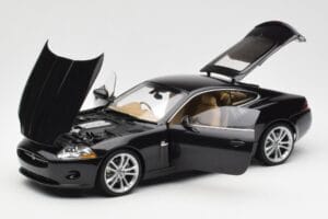 Jaguar XK-R X150 Midnight Čierny AUTOart 1:18 73632 Kov – obrázok 2 z 8