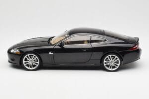 Jaguar XK-R X150 Midnight Čierny AUTOart 1:18 73632 Kov – obrázok 4 z 8