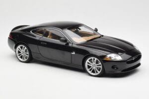 Jaguar XK-R X150 Midnight Čierny AUTOart 1:18 73632 Kov – obrázok 6 z 8