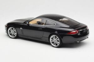 Jaguar XK-R X150 Midnight Čierny AUTOart 1:18 73632 Kov – obrázok 7 z 8