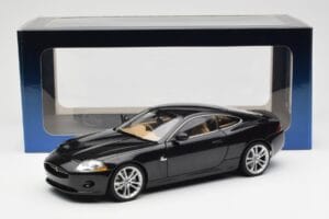 Jaguar XK-R X150 Midnight Čierny AUTOart 1:18 73632 Kov – obrázok 8 z 8