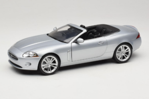 Jaguar XK X150 Kabriolet Strieborný Minichamps 1:18 150130531 Kov