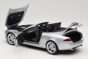 Jaguar XK X150 Kabriolet Strieborný Minichamps 1:18 150130531 Kov – obrázok 5 z 8