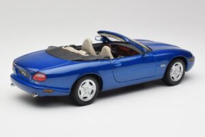 Jaguar XK8 X100 Kabriolet Azure Modrý Maisto 1:18 50286 Kov – obrázok 3 z 8