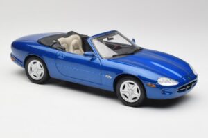 Jaguar XK8 X100 Kabriolet Azure Modrý Maisto 1:18 50286 Kov – obrázok 6 z 8