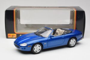 Jaguar XK8 X100 Kabriolet Azure Modrý Maisto 1:18 50286 Kov – obrázok 8 z 8