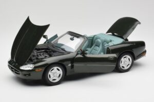 Jaguar XK8 X100 Kabriolet British Racing Zelený Maisto 1:18 50285 Kov – obrázok 2 z 8