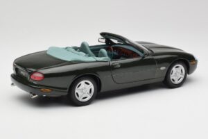 Jaguar XK8 X100 Kabriolet British Racing Zelený Maisto 1:18 50285 Kov – obrázok 3 z 8