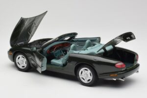 Jaguar XK8 X100 Kabriolet British Racing Zelený Maisto 1:18 50285 Kov – obrázok 5 z 8