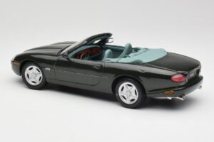 Jaguar XK8 X100 Kabriolet British Racing Zelený Maisto 1:18 50285 Kov – obrázok 7 z 8