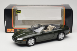 Jaguar XK8 Green Metallic Svetlo Šedý Interiér Maisto 1:18 31836 Kov – obrázok 8 z 8