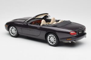 Jaguar XKR X100 Kabriolet Šedý Maisto 1:18 50331 Kov – obrázok 7 z 8