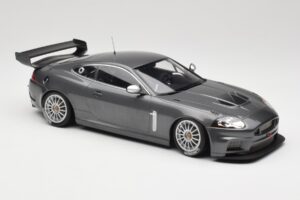 Jaguar XKR GT3 Grey Metallic Minichamps 1:18 150081390 Kov – obrázok 4 z 6