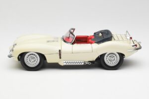 Jaguar XKSS Krémový AUTOart 1:18 73512 Kov – obrázok 4 z 8