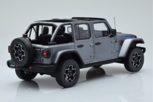 Jeep Wrangler 4xe Strieborný GT Spirit 1:18 GT419 Živica – obrázok 2 z 6