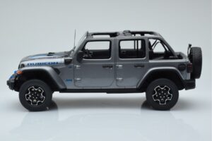 Jeep Wrangler 4xe Strieborný GT Spirit 1:18 GT419 Živica – obrázok 3 z 6