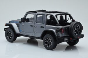 Jeep Wrangler 4xe Strieborný GT Spirit 1:18 GT419 Živica – obrázok 5 z 6