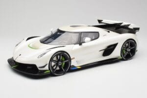 Koenigsegg Jesko Attack Crystal White Pearl GT Spirit 1:12 GT501 Živica