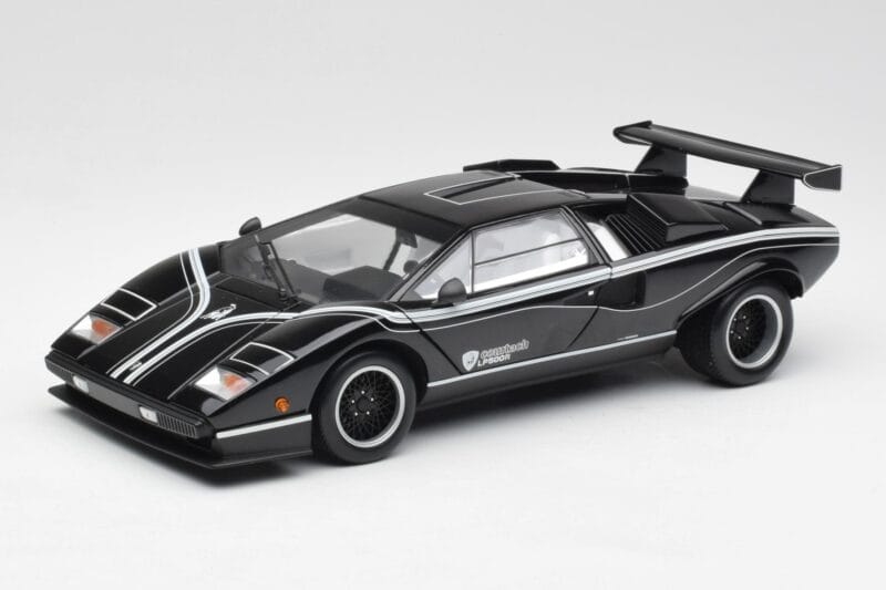 Lamborghini Countach LP500S Čierny Kyosho 1:18 08326K Kov