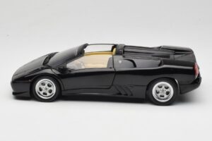 Lamborghini Diablo Roadster Čierny AUTOart 1:18 70093-R1 Kov – obrázok 5 z 10