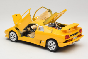 Lamborghini Diablo Žltý Bburago 1:18 3041-M2 Kov – obrázok 5 z 8