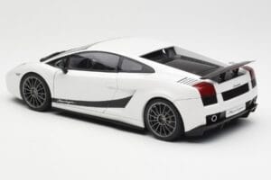 Lamborghini Gallardo Superleggera Monocerus Metallic Biely AUTOart 1:18 74585 Kov – obrázok 7 z 8