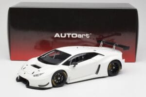 Lamborghini Huracan GT3 Biely AUTOart 1:18 81527 Kov – obrázok 8 z 8