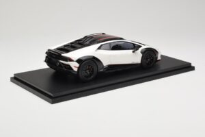 Lamborghini Huracan Sterrato No. 63 Biely TopSpeed 1:18 TS0610 Živica – obrázok 2 z 6