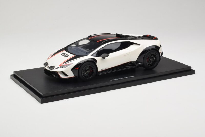 Lamborghini Huracan Sterrato No. 63 Biely TopSpeed 1:18 TS0610 Živica
