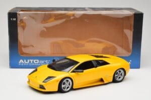 Lamborghini Murcielago LP640 Giallo Orion AUTOart 1:18 74511 Kov – obrázok 8 z 8