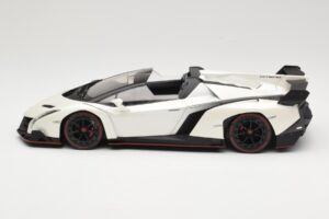 Lamborghini Veneno Roadster Biely S Červenou Líniou Kyosho 1:18 C09502W Kov – obrázok 3 z 6