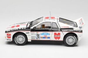 Lancia 037 #1 G. Cunico / E. Bartolich Targa Florio Winner 1983 Kyosho 1:18 08302H Kov – obrázok 4 z 8
