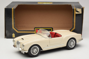 Lancia Aurelia B24 Spider Béžový Bburago 1:18 3010-M2 Kov – obrázok 8 z 8